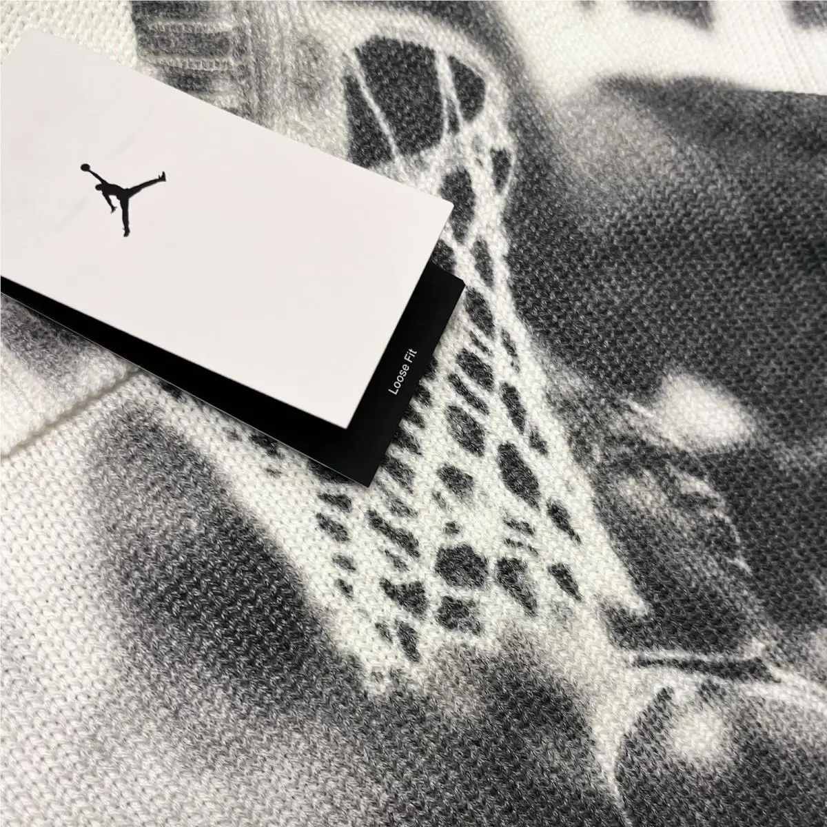 Nike clothing - Gray (UPC: 197602731705) 0