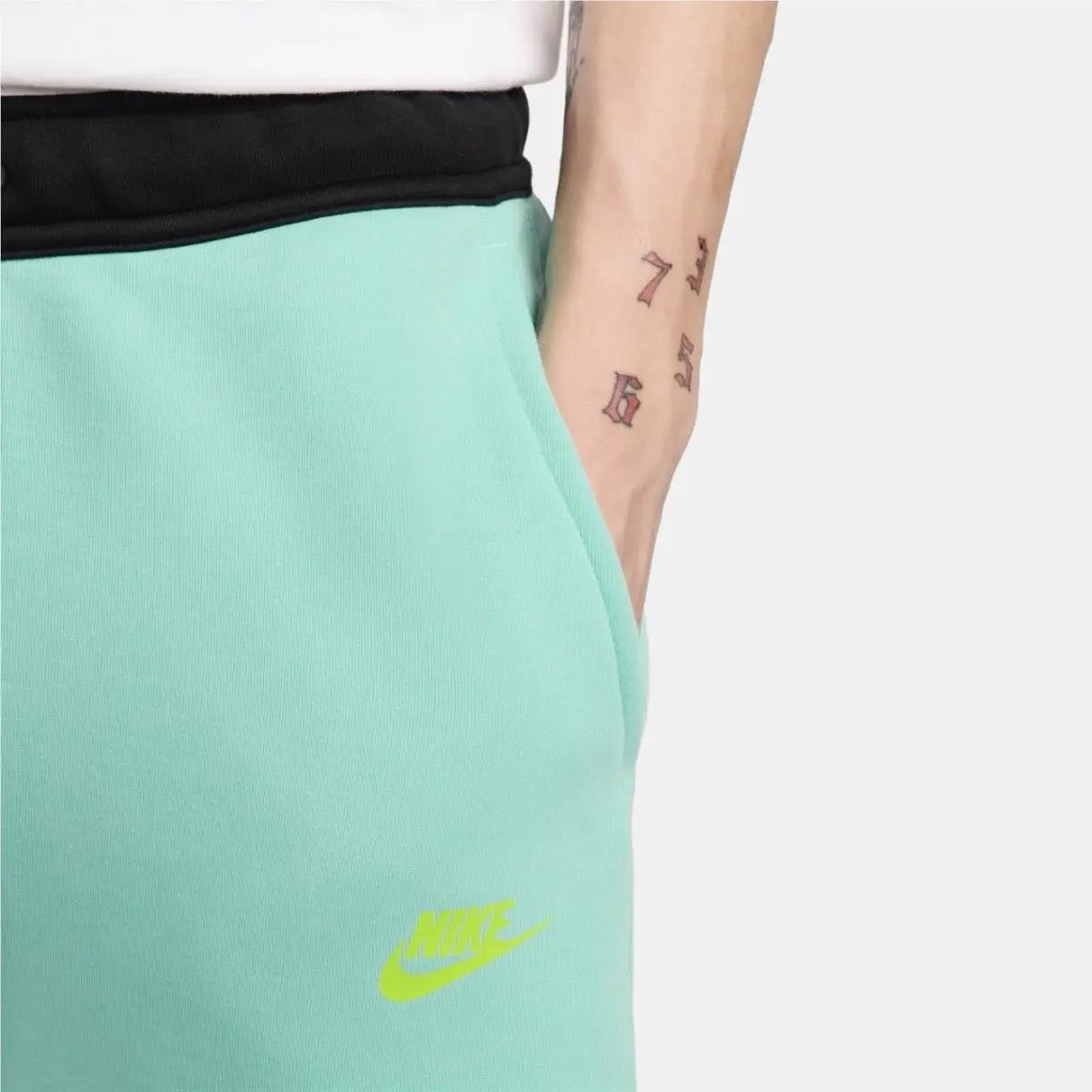 Nike clothing - Nike Tech - Tech - Green 1