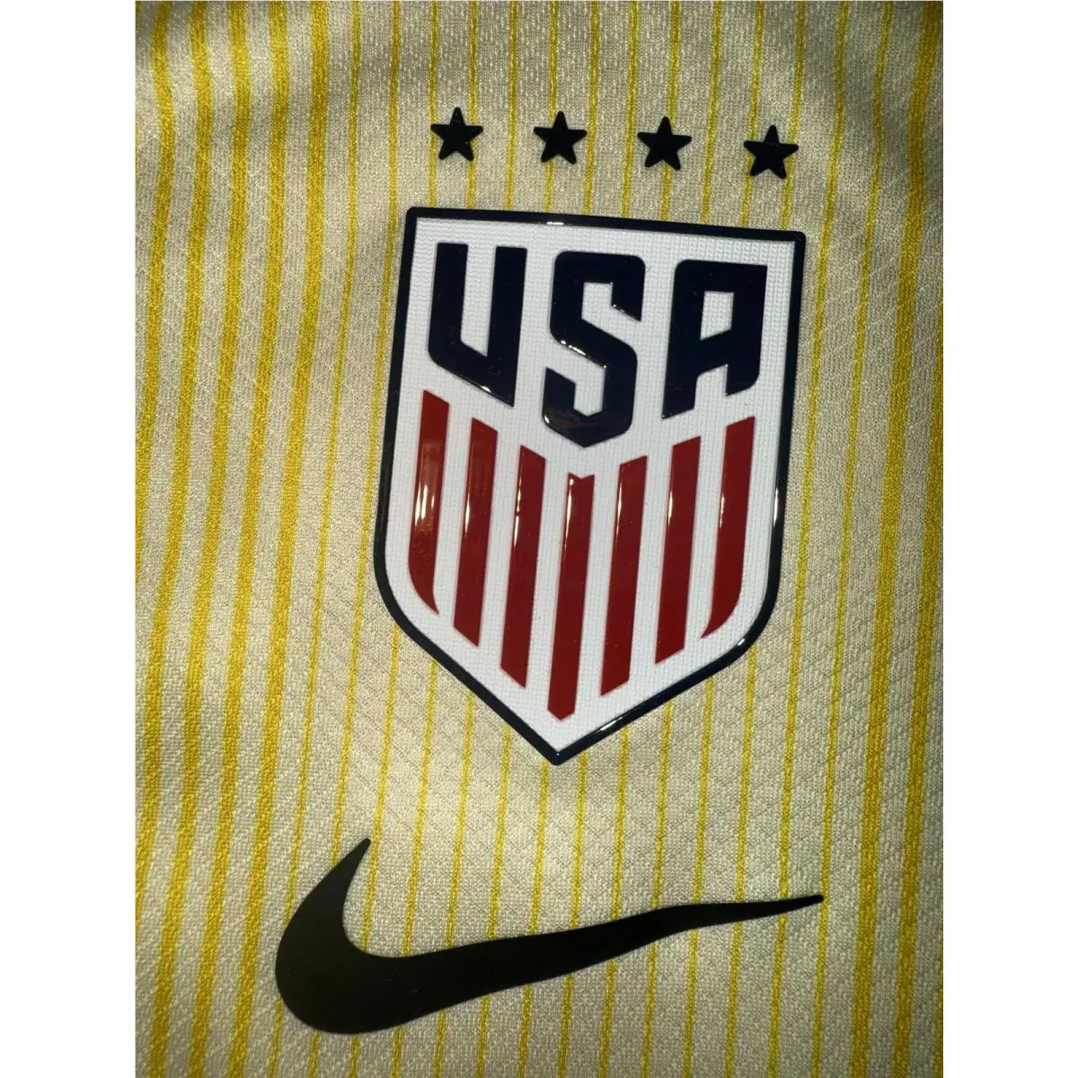 Nike clothing - NA - Yellow 1