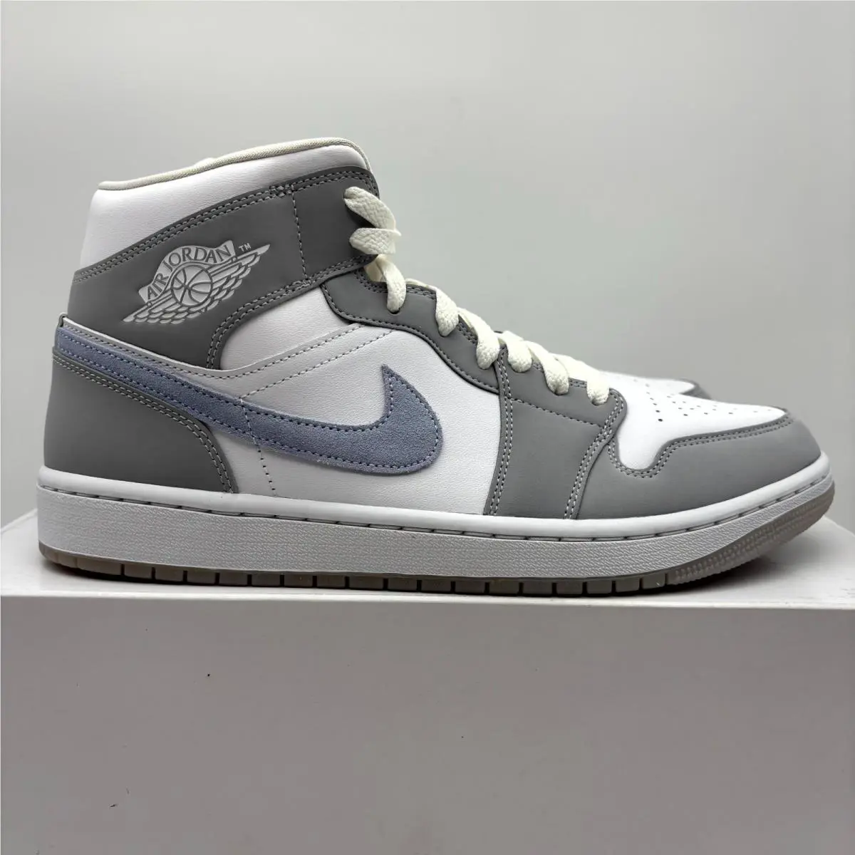 Nike Air Jordan 1 Mid Wolf Grey Aluminum White Shoes Size 11.5 Womens BQ6472-105