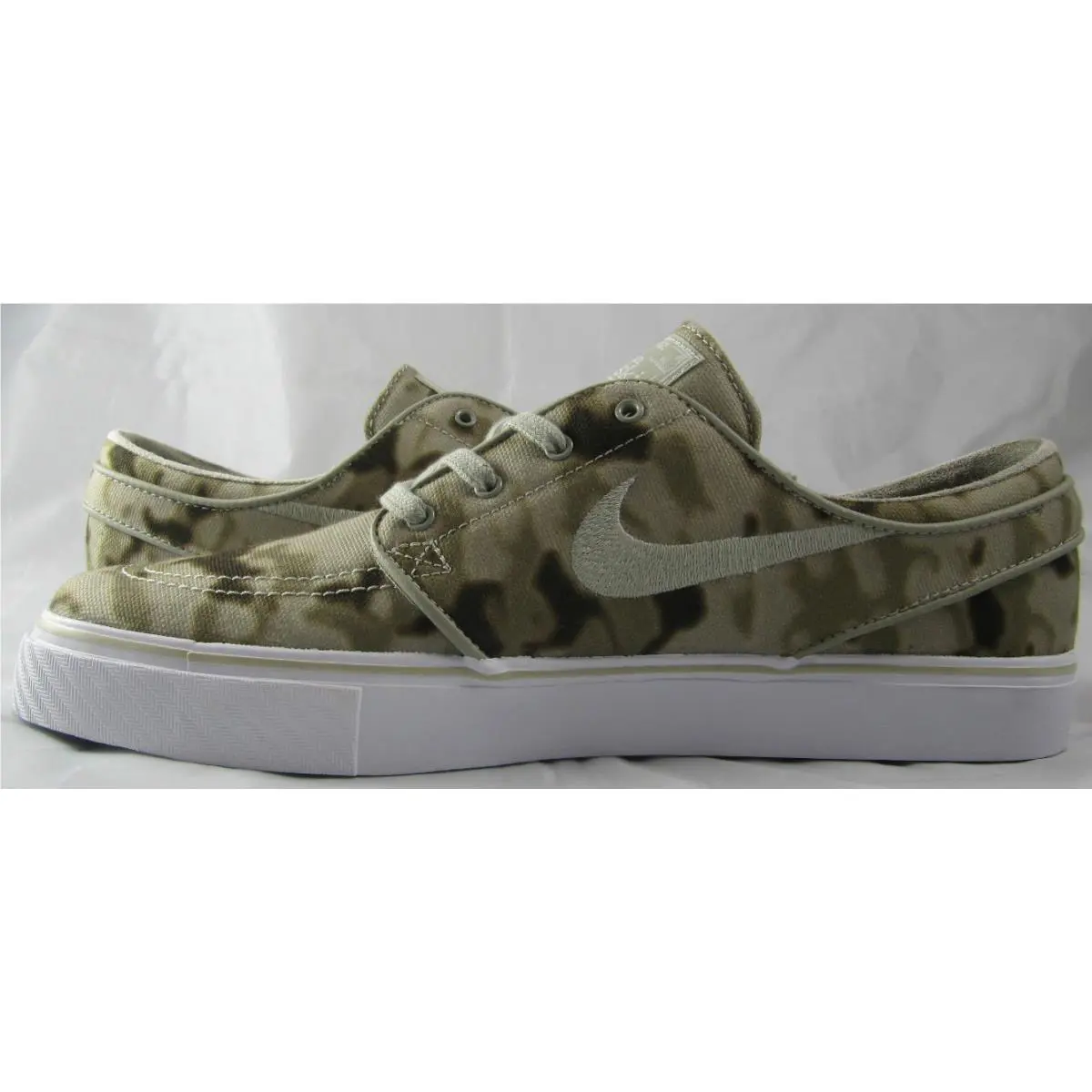 Nike shoes - Multi-Color 0