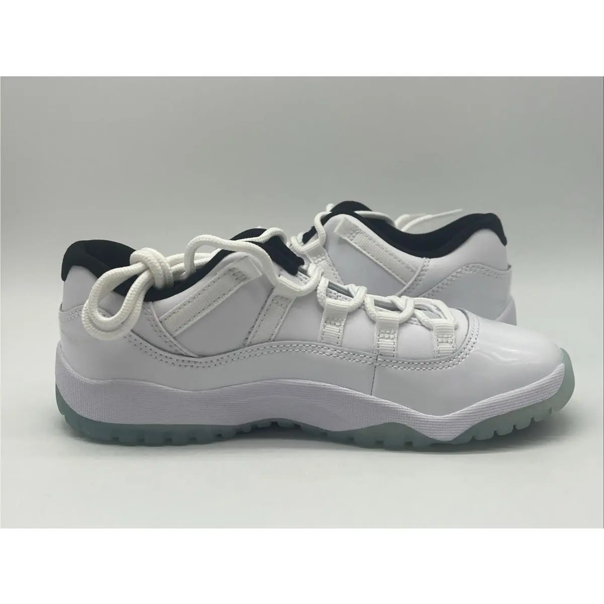 Nike shoes - Jordan 11 - White 1