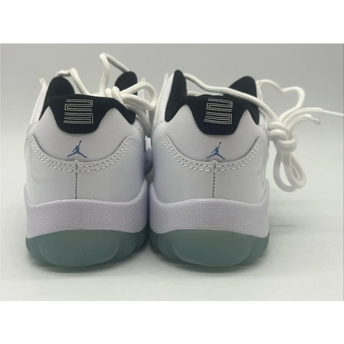 Nike shoes - Jordan 11 - White 3