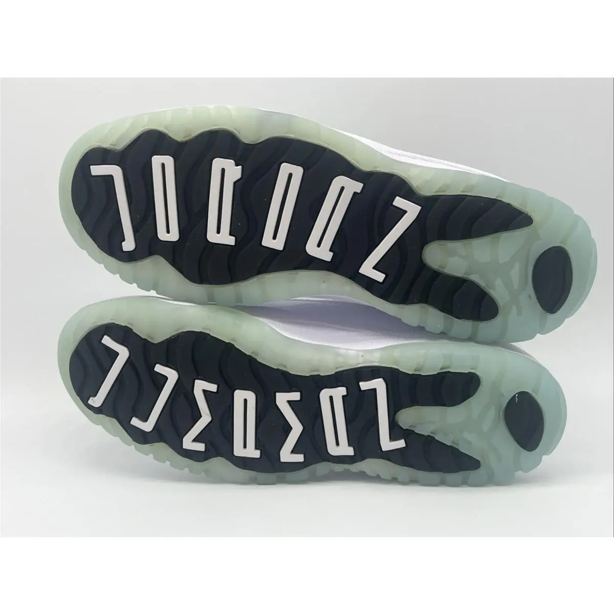 Nike shoes - Jordan 11 - White 4