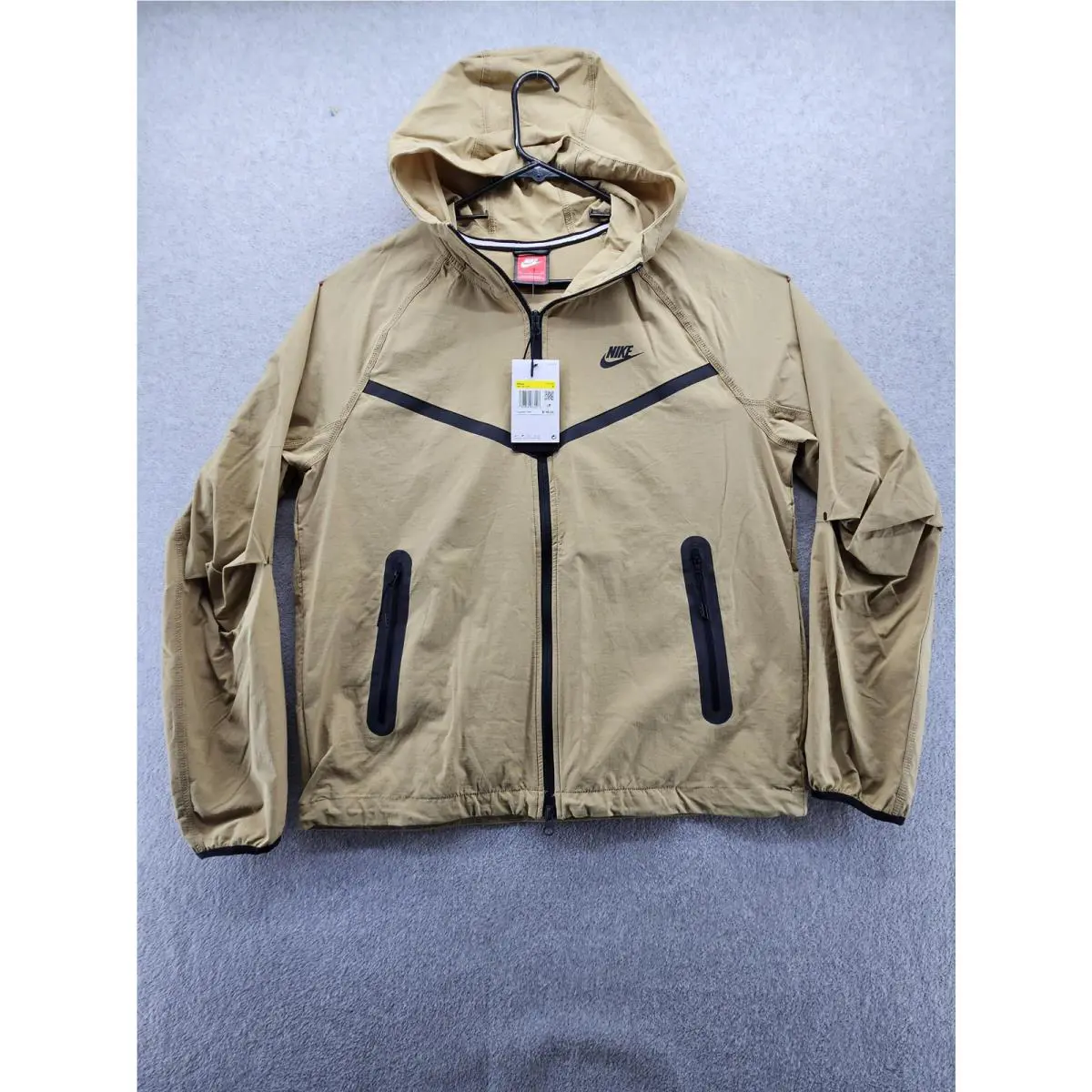 Nike Windrunner Jacket Mens Small Beige Hooded Full Zip Windbreaker Lightweight