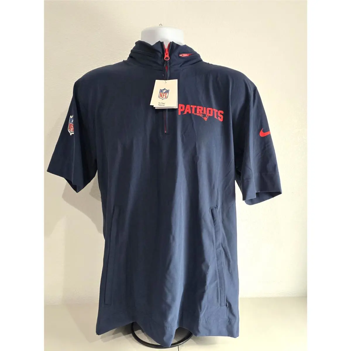 Nike Patriots Sideline Dri-fit Short Sleeve Coach Hoodie Jacket Mens M Nfl