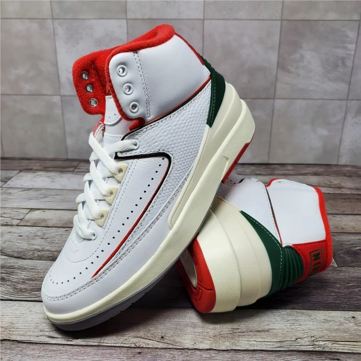 Nike Air Jordan 2 Retro GS Origins White Fire Red Green DQ8562-101 Size 4Y