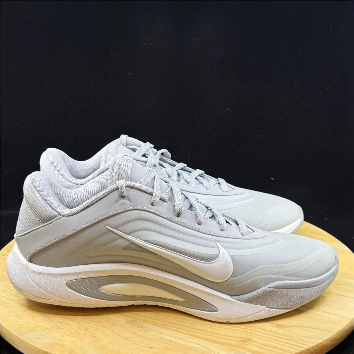 Nike shoes - Gray 3