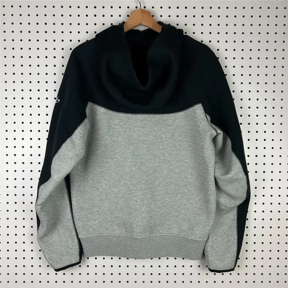 Nike clothing - Gray 2