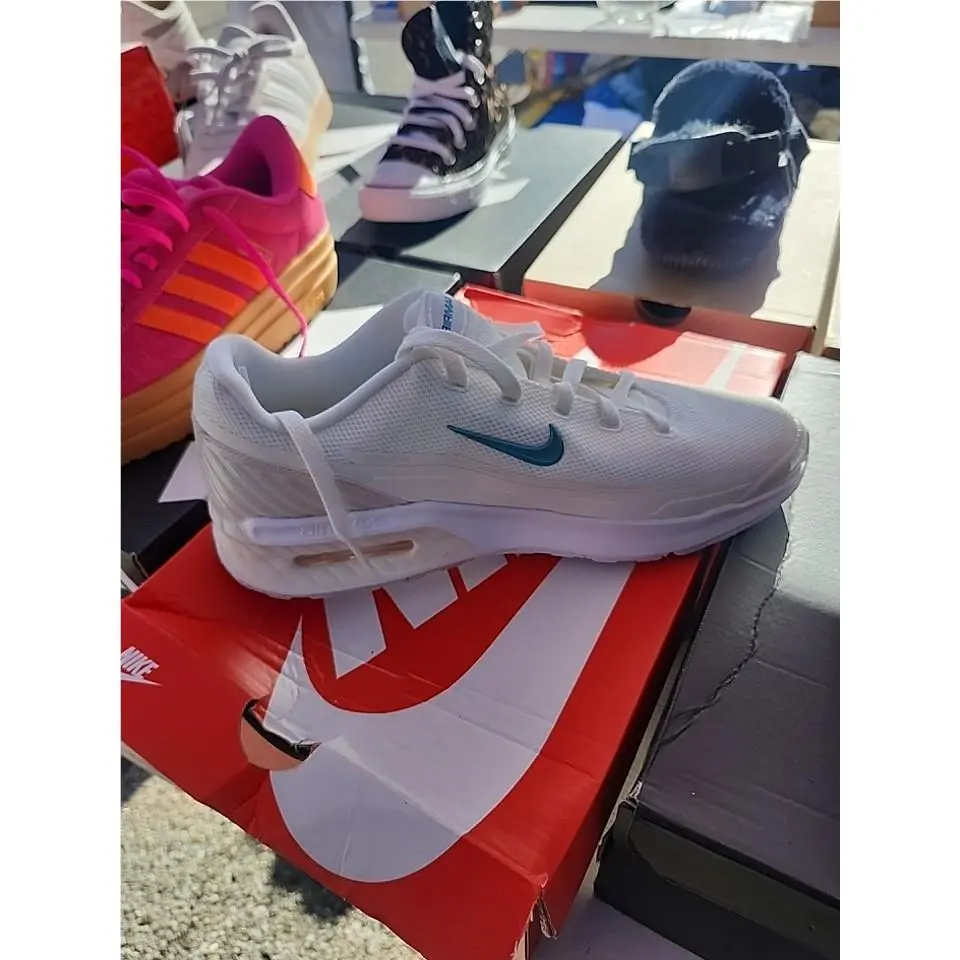 Women’s Nike Air Max Bia White Running Gym Casual Shoes Size 10 Sneakers