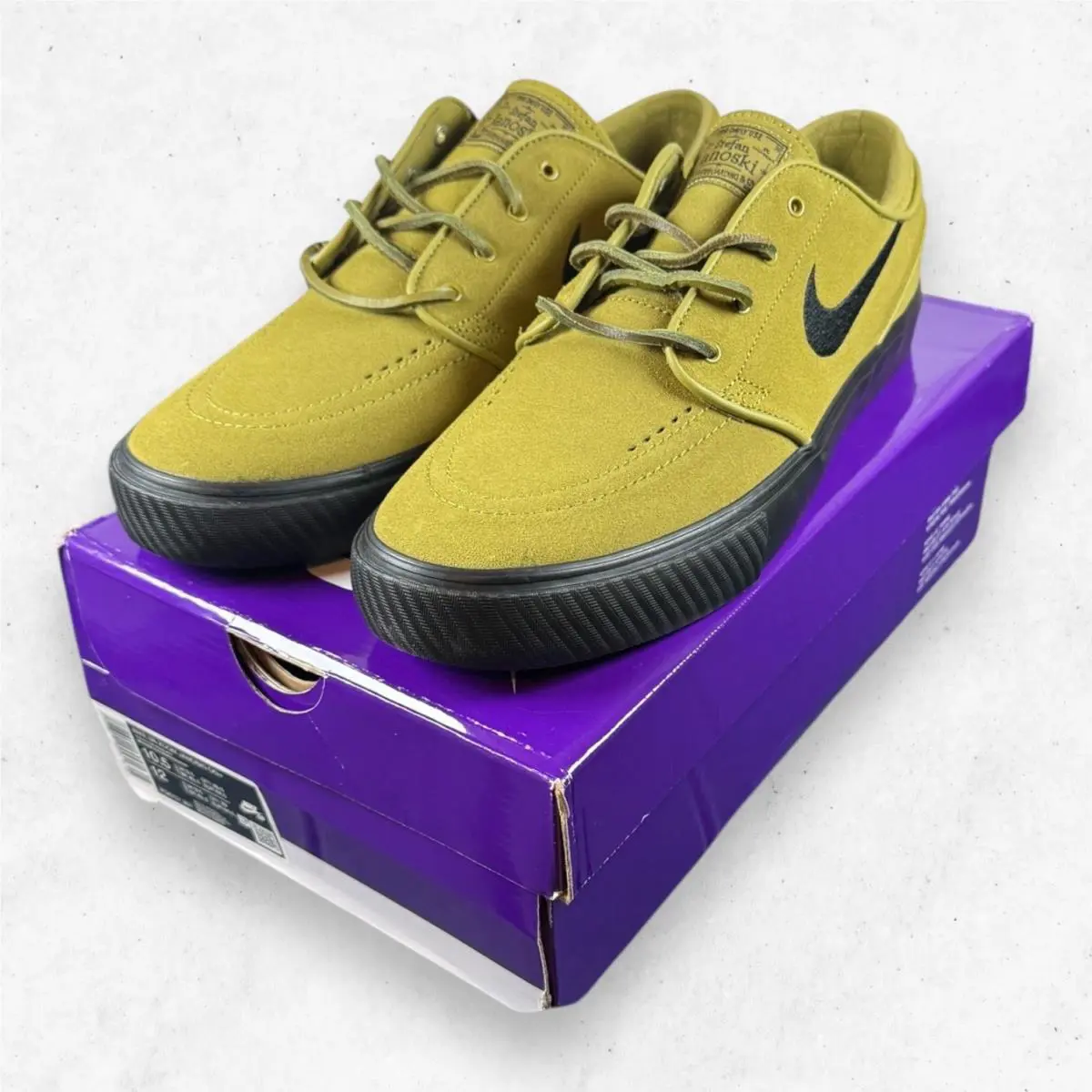 Nike shoes - Green 1