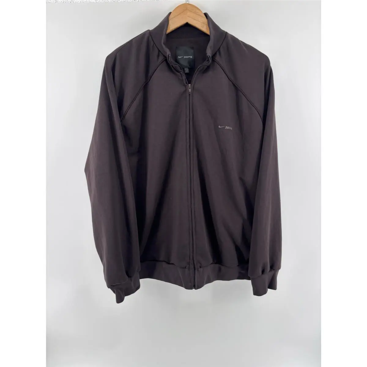 Nike clothing - Currant 1