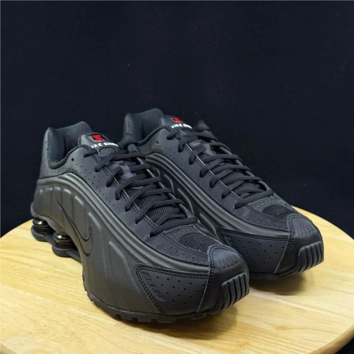 Nike shoes - Black 3