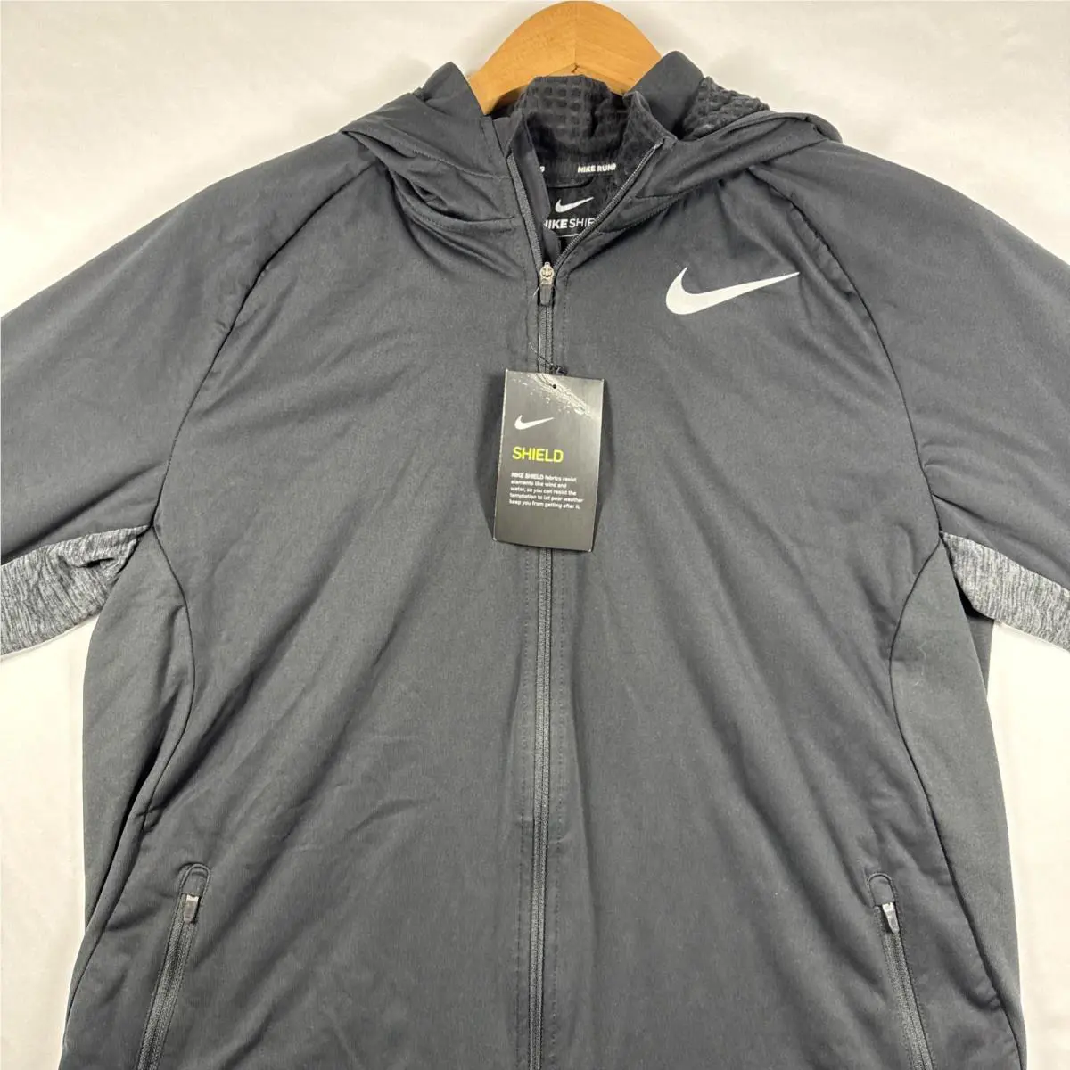 Nike clothing - Nike Shield - Shield - Black 1