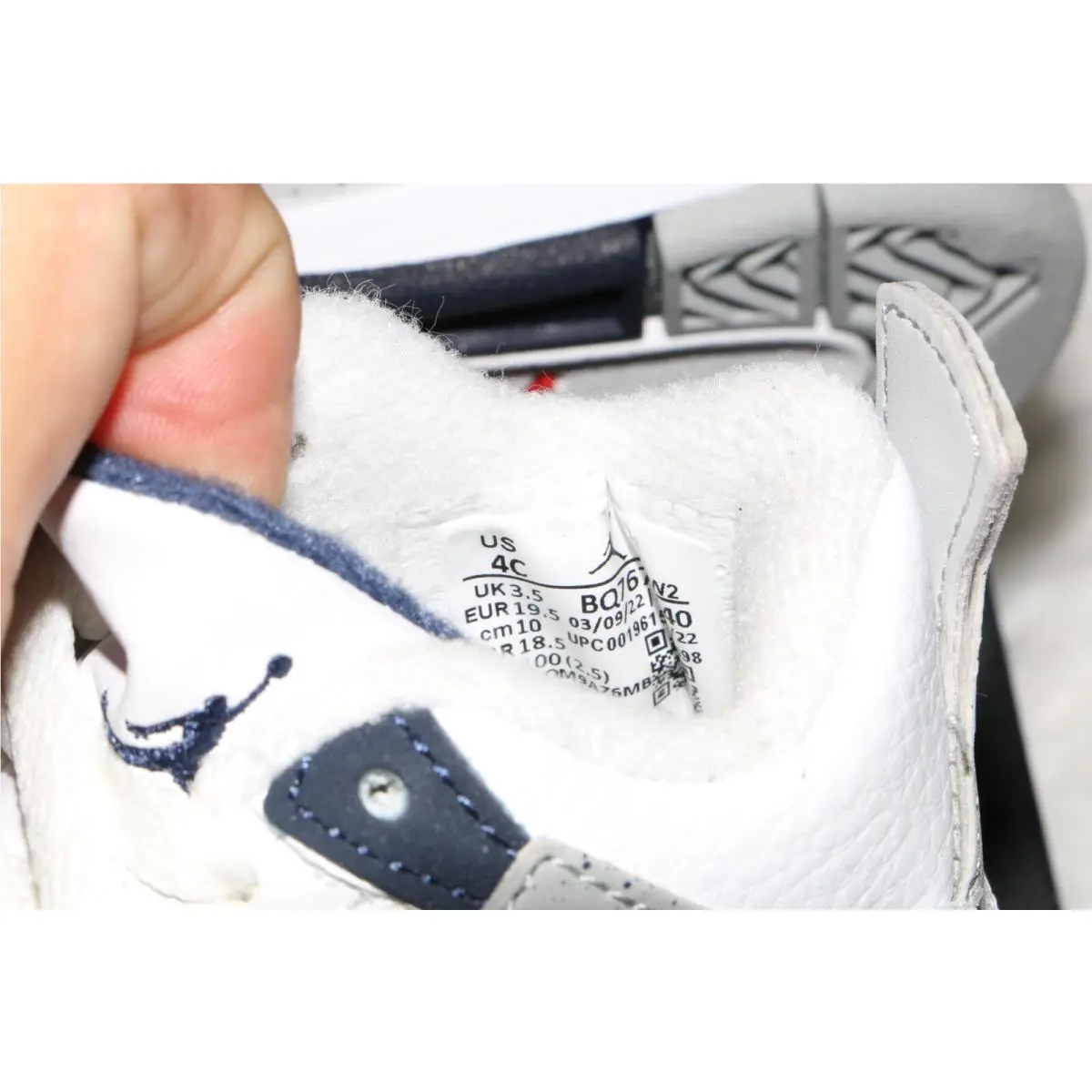 Nike shoes - Air Jordan 4 - Air - White 0