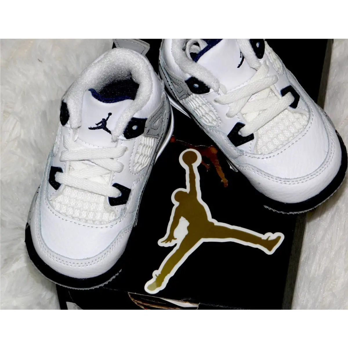 Nike shoes - Air Jordan 4 - Air - White 3