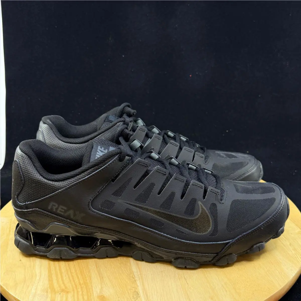 Nike shoes - Black 3
