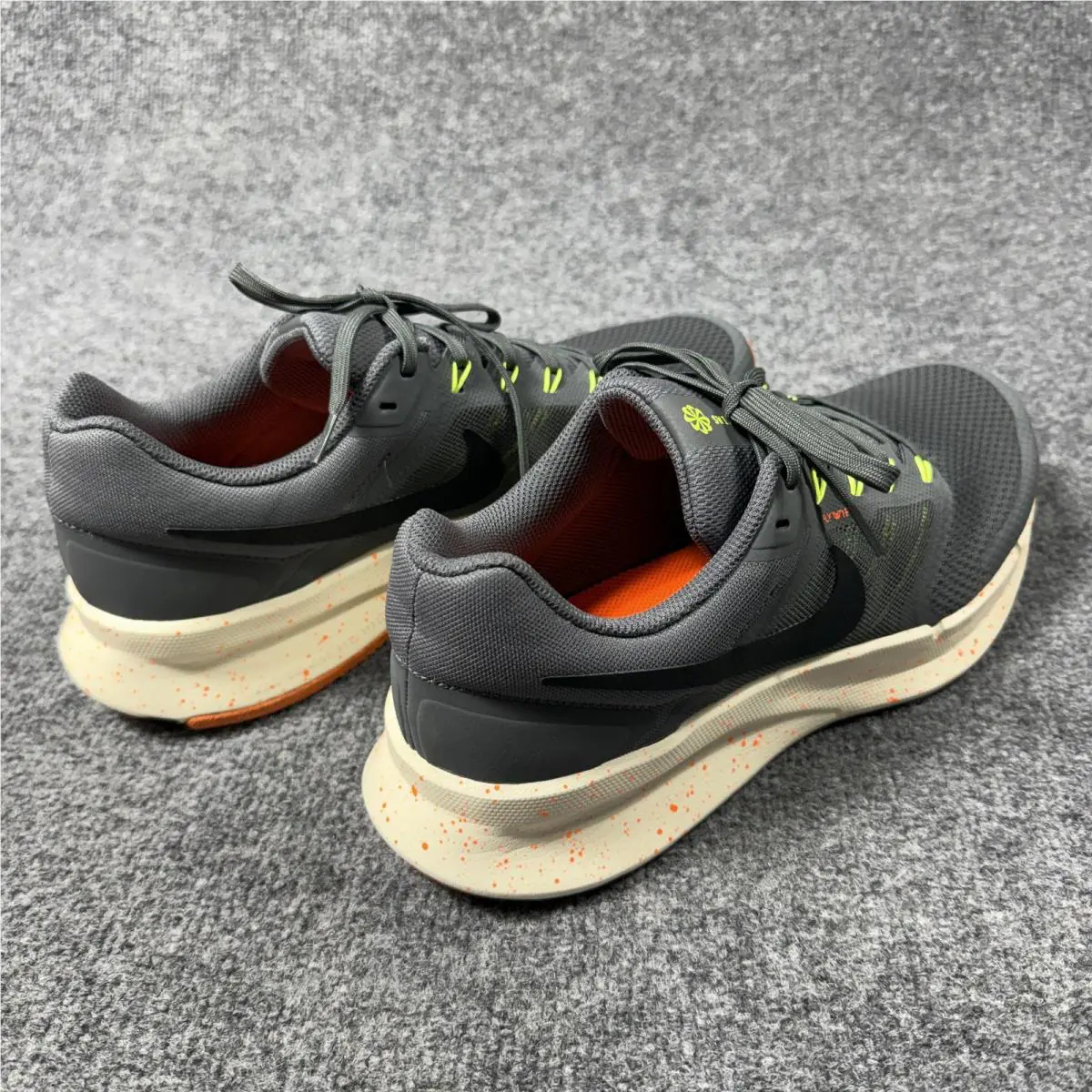 Nike shoes - Nike Run Swift 3 - Run Swift - Gray 1