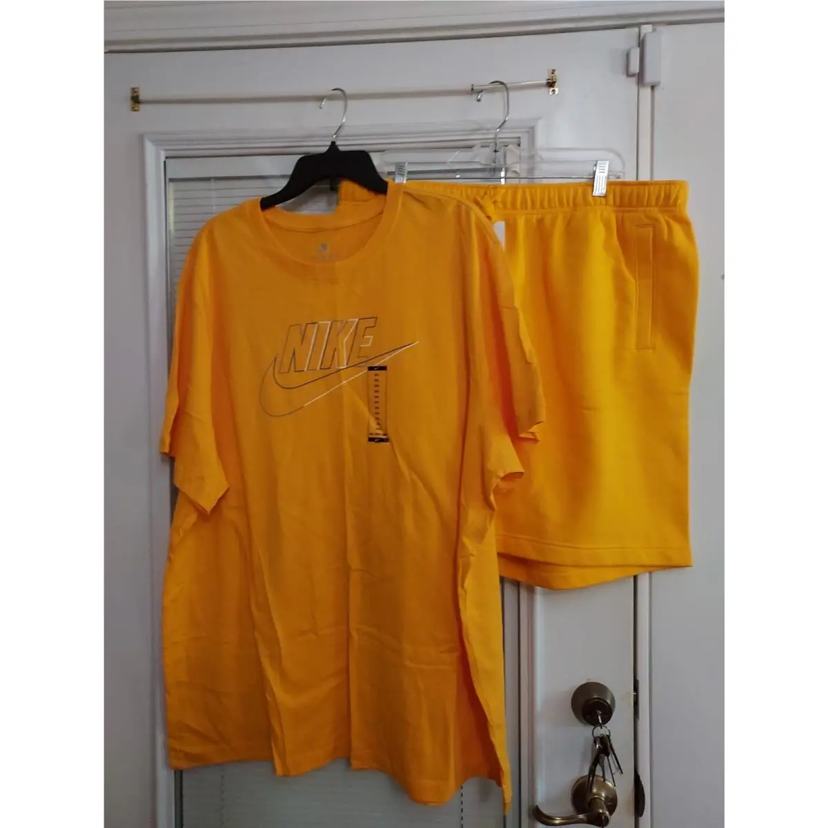 Nike Size 3X Yellow Fleece Sportswear Club 2 Piece Short Set