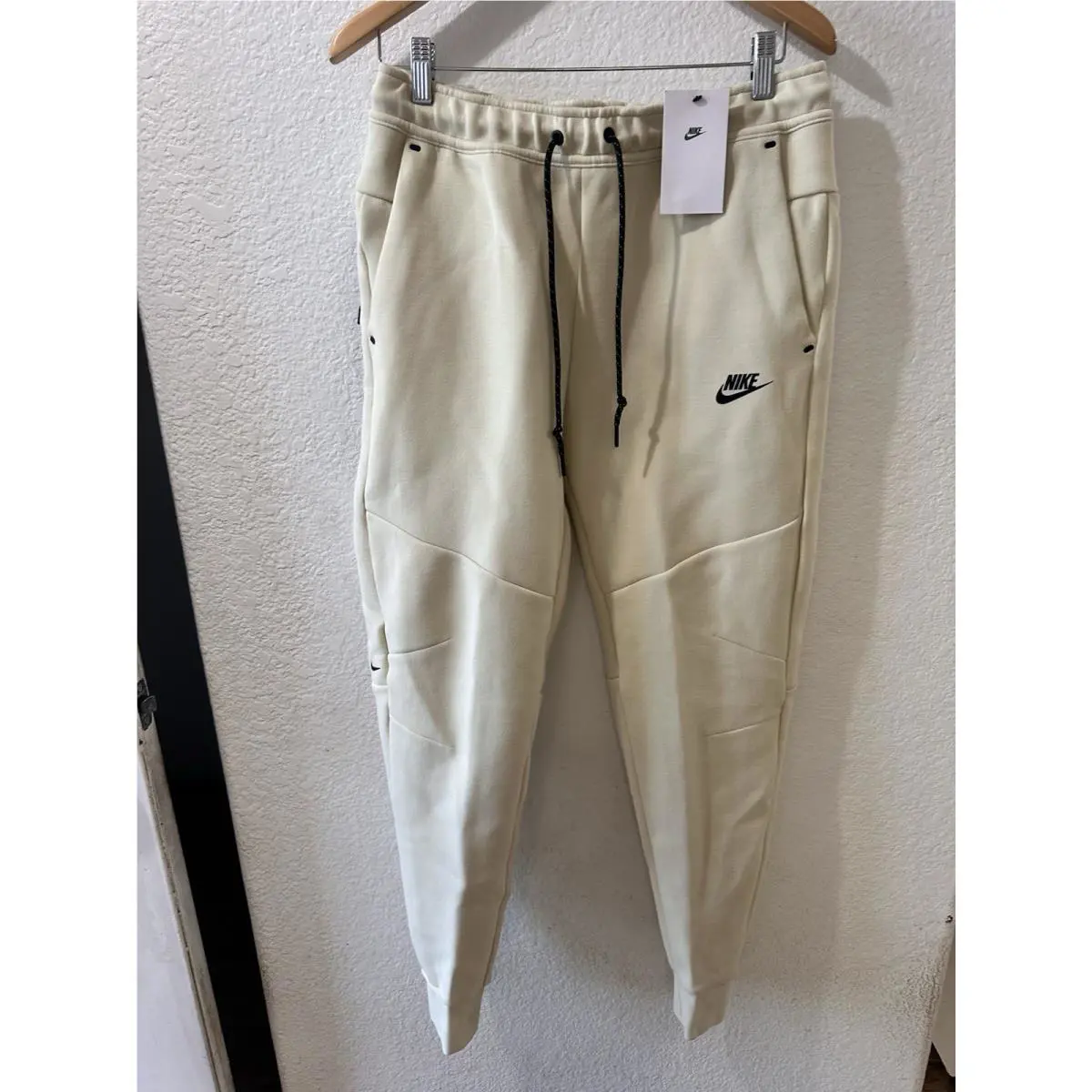 Nike clothing - Cream 9