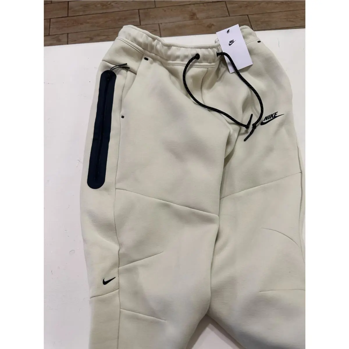 Nike clothing - Cream 2