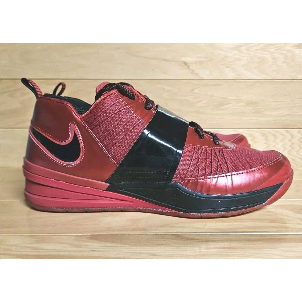 Nike Zoom Revis Size 10 Red Black Mens Training Shoe Sneaker 555776-600
