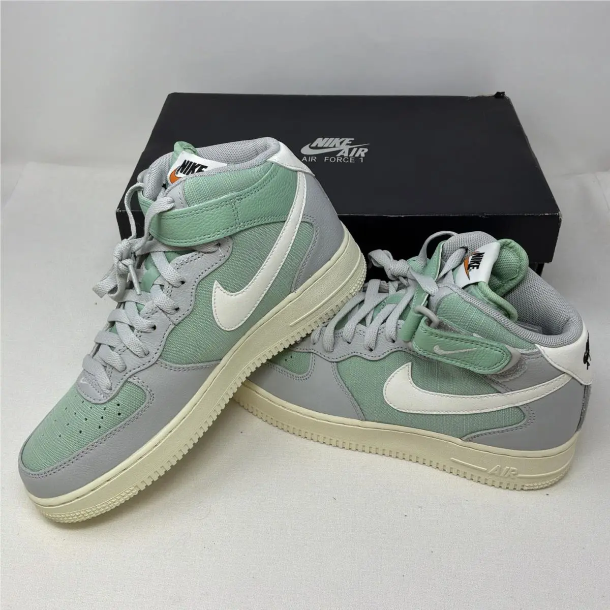 Nike shoes - Nike Air Force 1 Mid - White & Green (UPC: 196149454542) 0