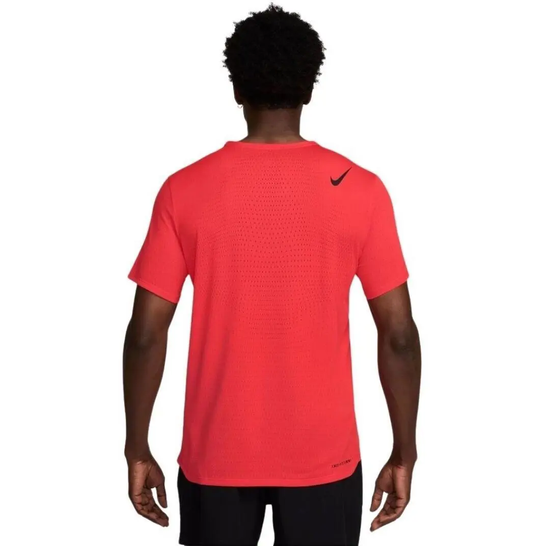 Nike clothing - Red (UPC: 197860504776) 1