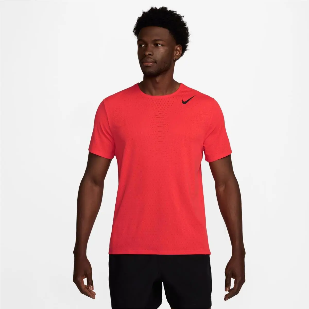 Nike clothing - Red (UPC: 197860504776) 0