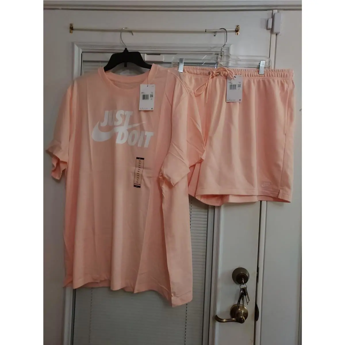 Nike clothing - Guava Ice 1