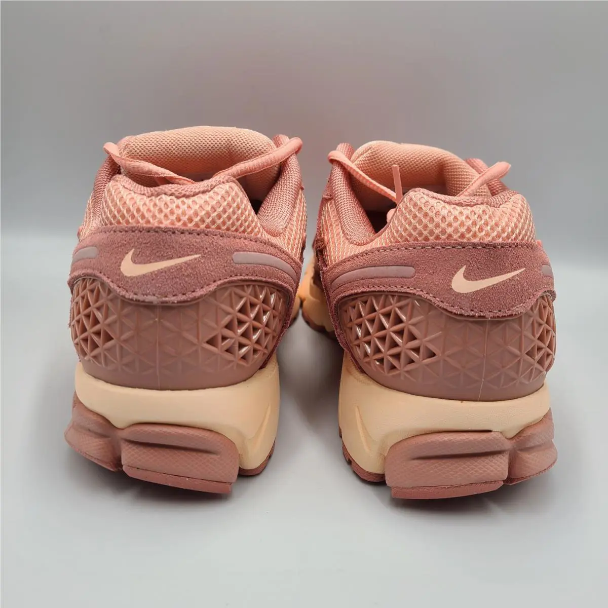 Nike shoes - Vomero 5 - Vomero - hf1553 600 - Pink (UPC: 197601538220) 1