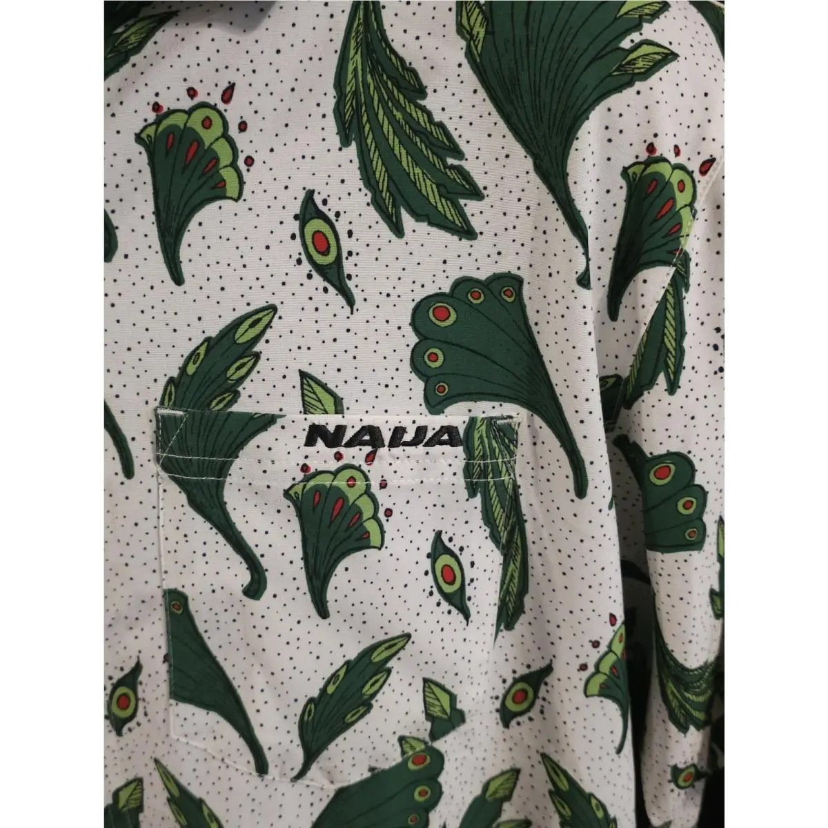 Nike clothing - White / Green / Black / Red 0