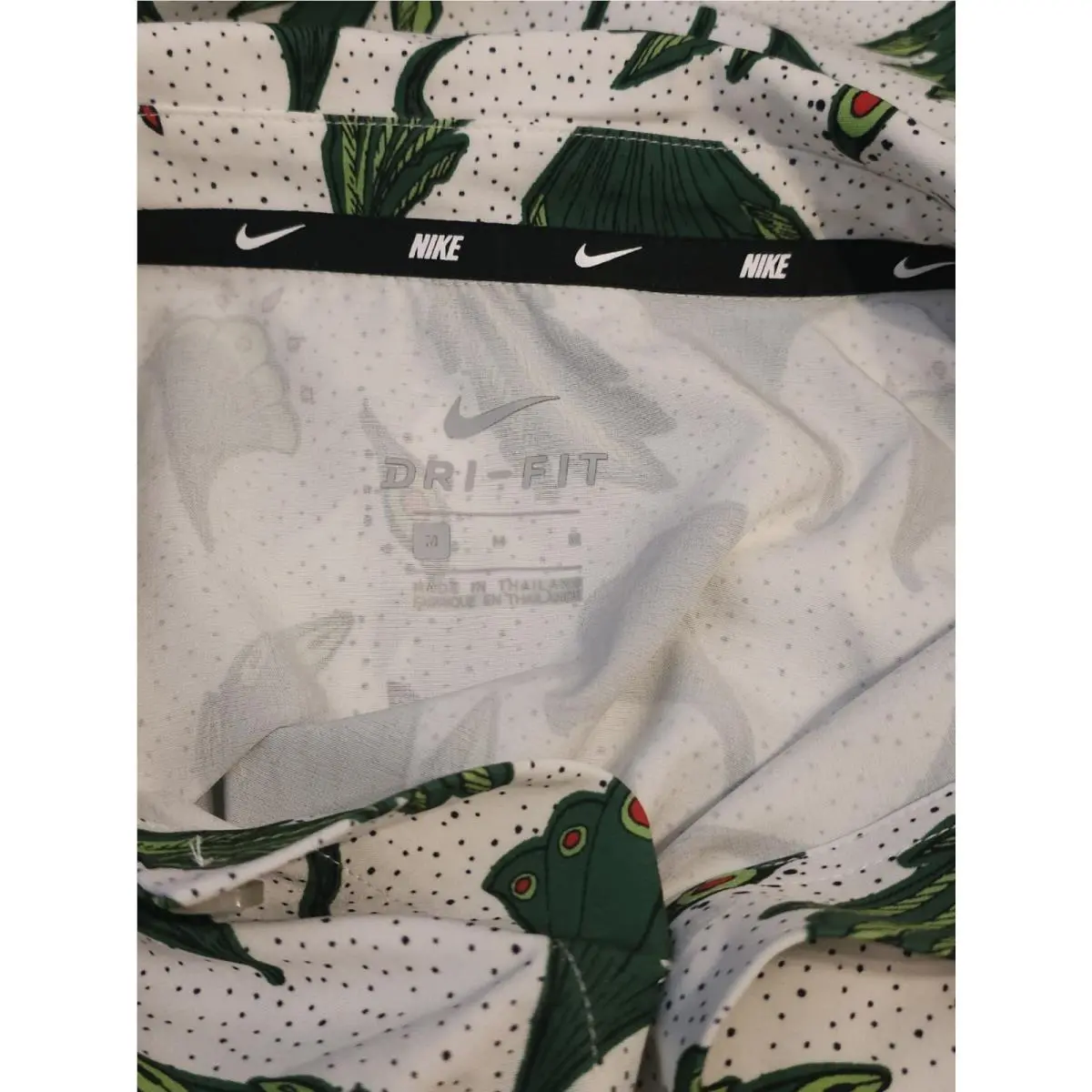 Nike clothing - White / Green / Black / Red 4