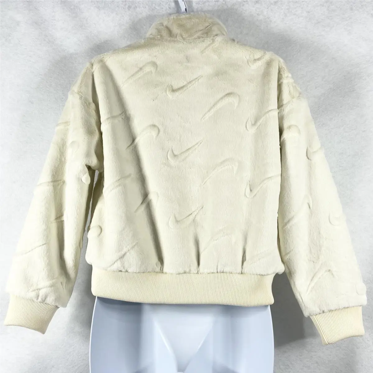 Nike clothing - Nike Kids Jacket Girls FJ6154-113 - Beige 2