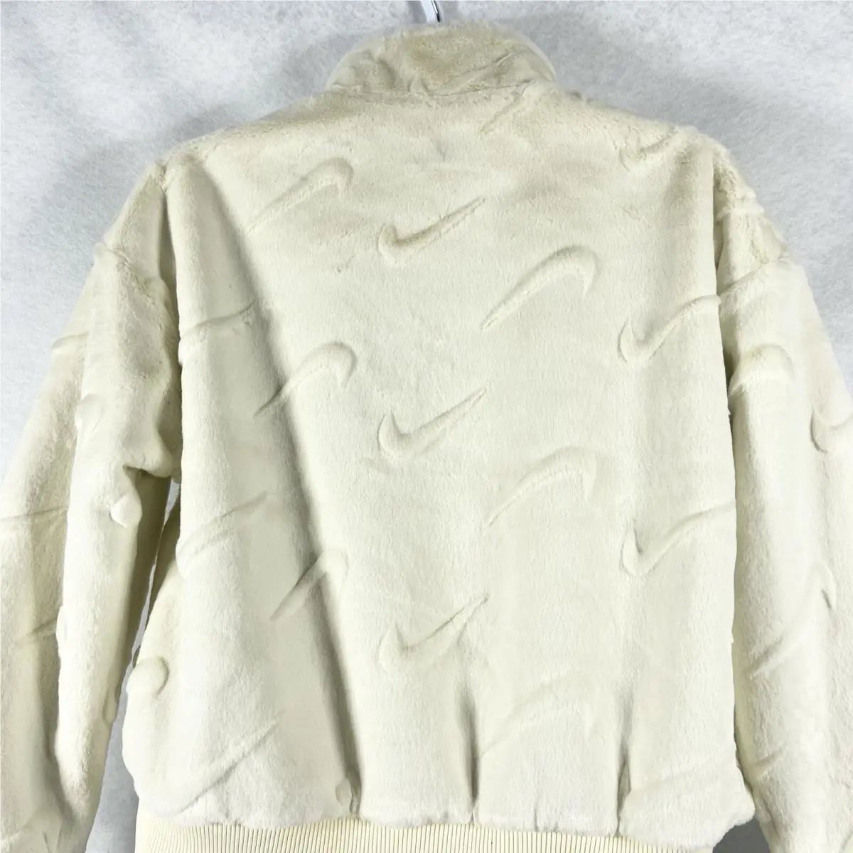 Nike clothing - Nike Kids Jacket Girls FJ6154-113 - Beige 3