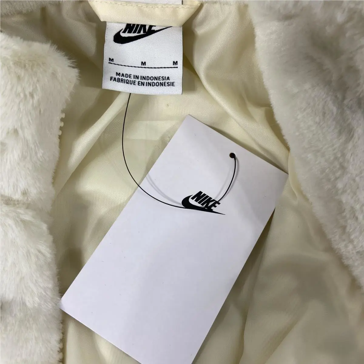 Nike clothing - Nike Kids Jacket Girls FJ6154-113 - Beige 6