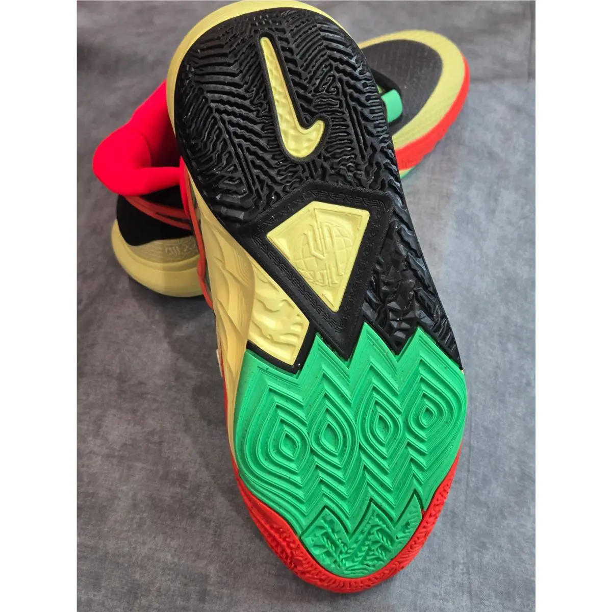 Nike shoes - Multicolor 4