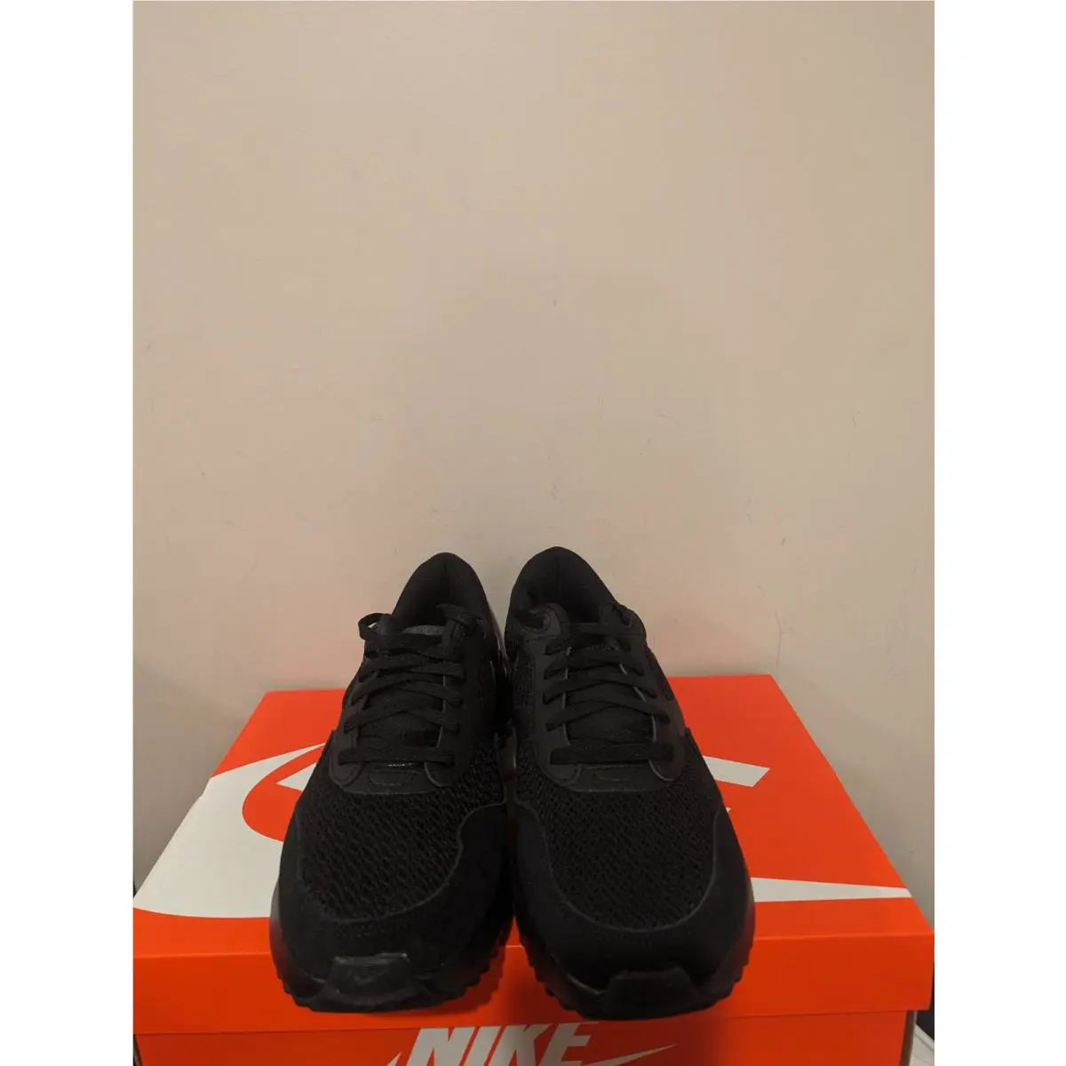 Nike shoes - Black (UPC: 091202750923) 1
