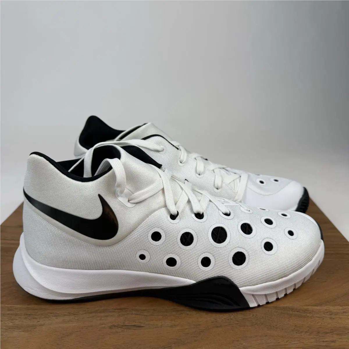 Mens Nike ZM Hyperquickness 2015 TB White Sneakers Shoes Size 10 D