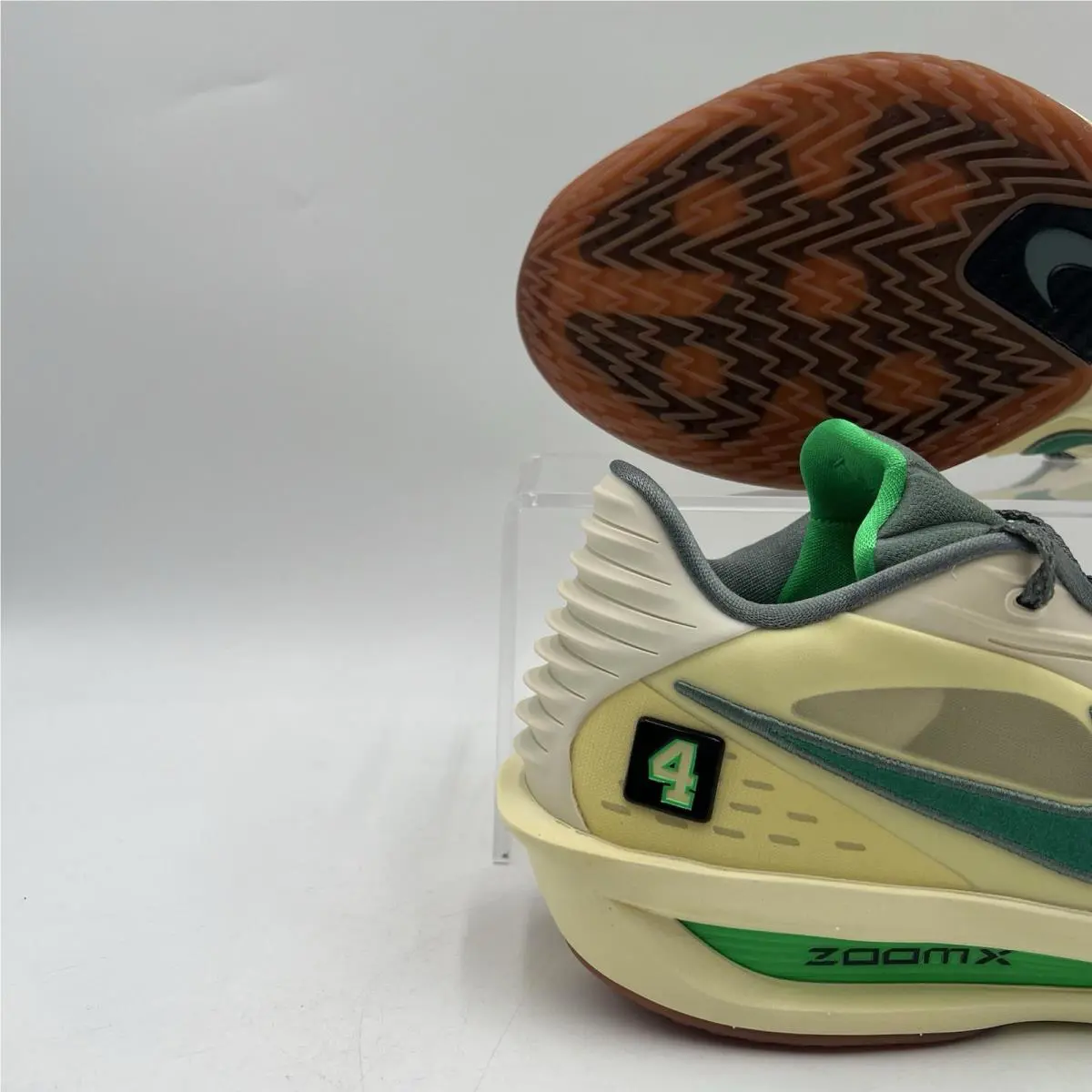 Nike shoes - Nike 3 - IH2371-700 - Green 0