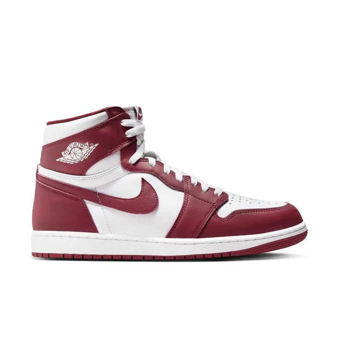 Nike Big Kid`s Air Jordan 1 Retro High OG Shoes White / Team Red Size 6.5 Y