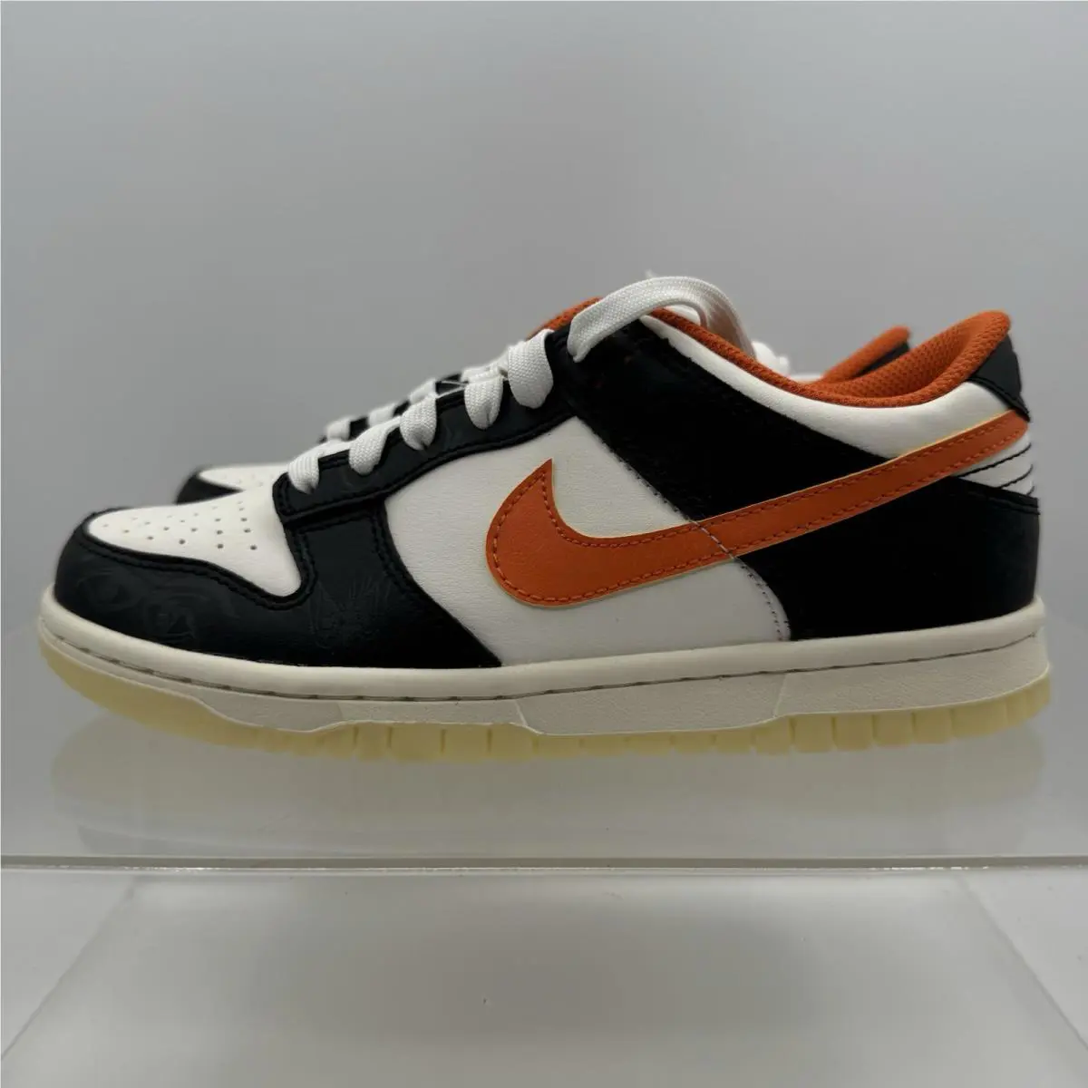 Nike Dunk Low Prm Halloween Low Glow In Dark DO3806-100 Size 4.5 Youth