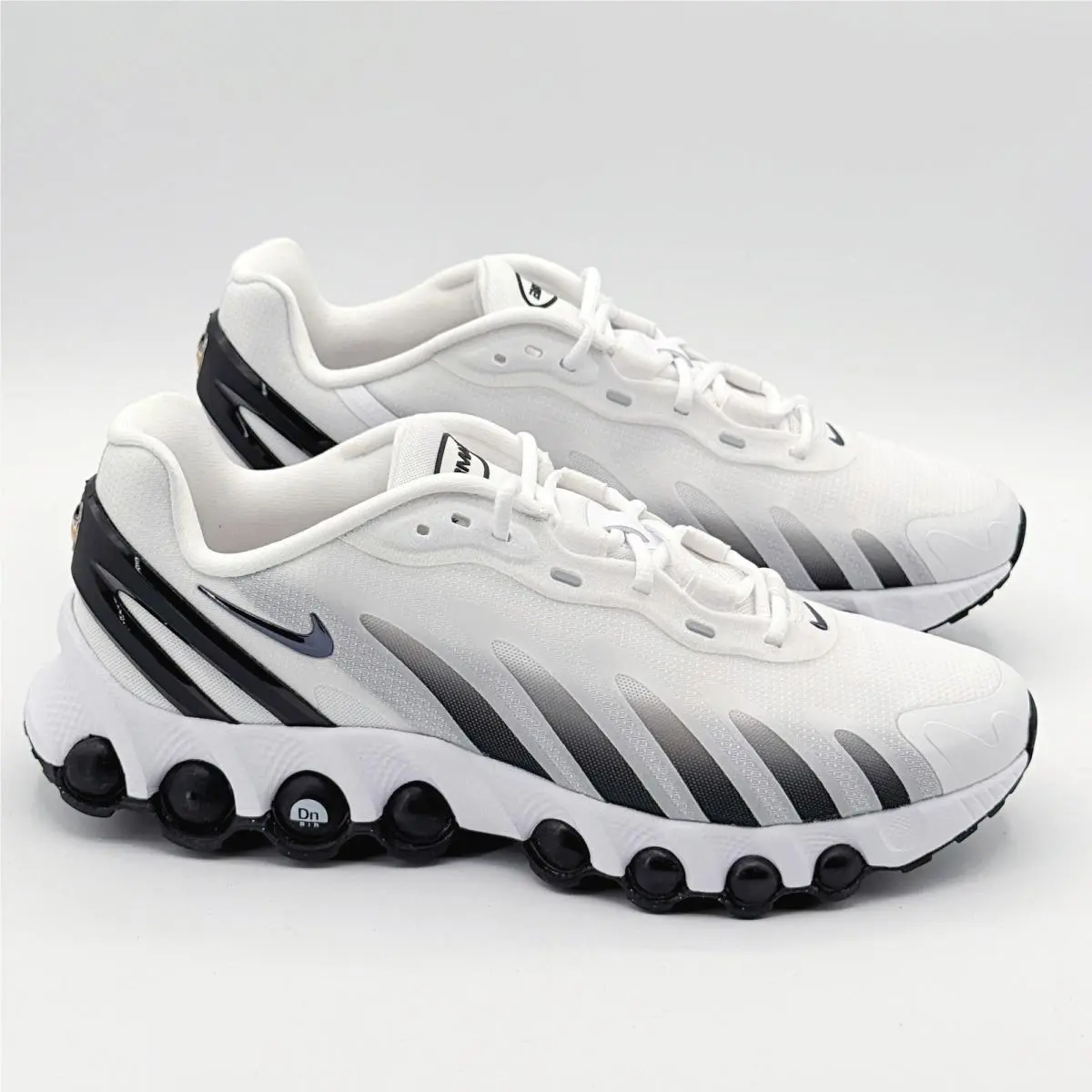 Nike Air Max DN8 White Black / Size 9 Mens / FQ7860-100