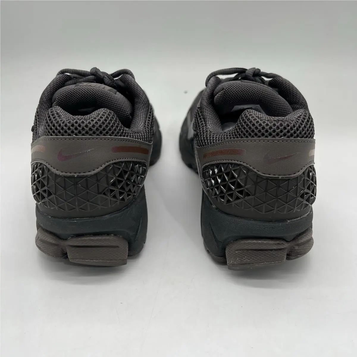 Nike shoes - Nike Vomero - Vomero - HF5493-201 - Brown 4