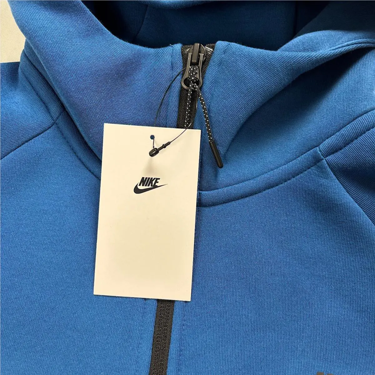 Nike clothing - Gray (UPC: 198488906065) 1