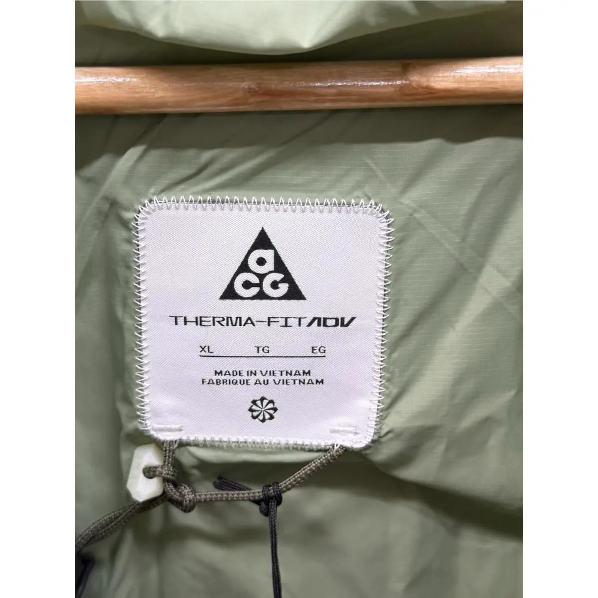 Nike clothing - Nike ACG Lunar Lake - ACG Lunar Lake - FB8121-386 - Oil Green/Medium Olive (UPC: 0196969096359) 1