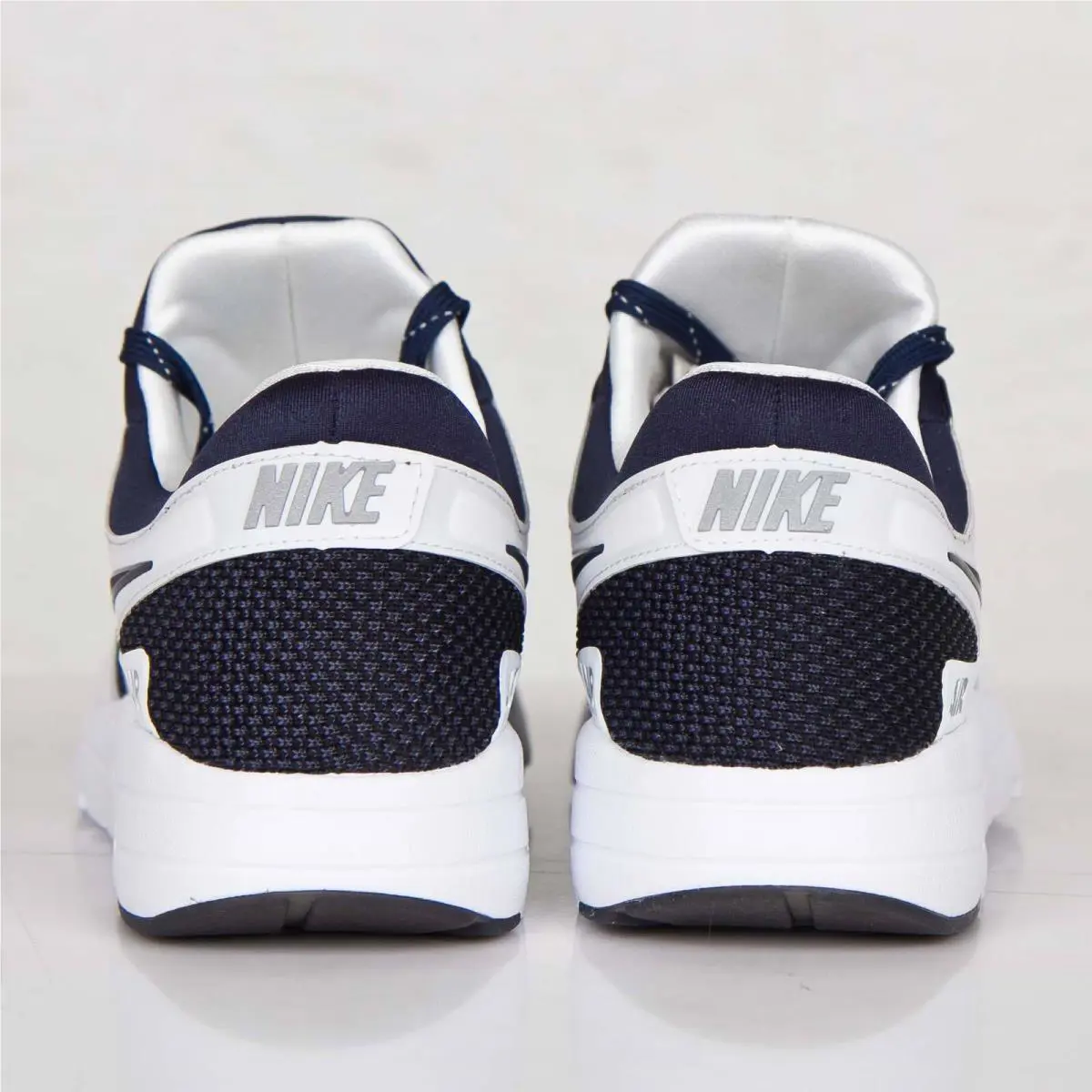 Nike shoes - White/Navy 1