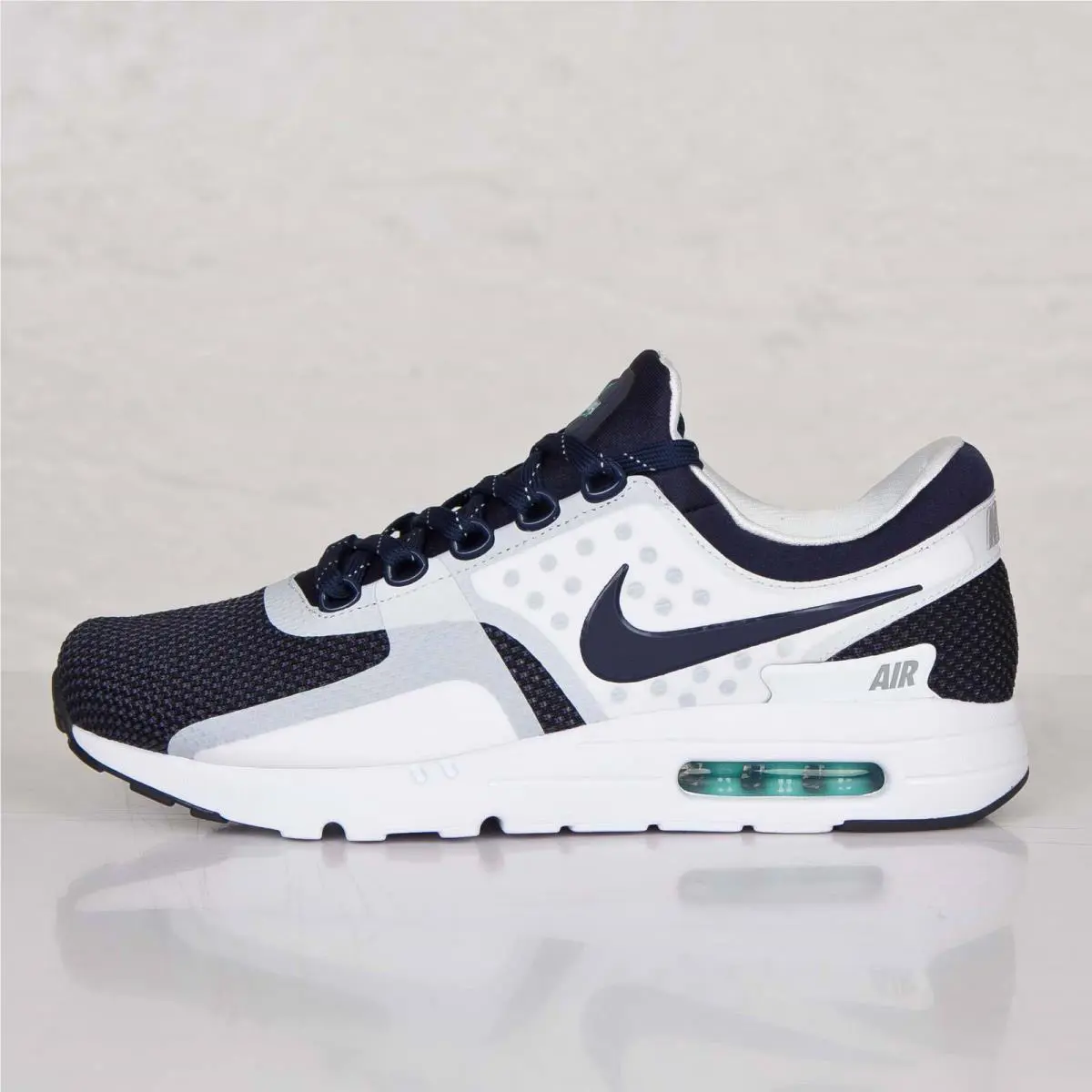 Nike shoes - White/Navy 2