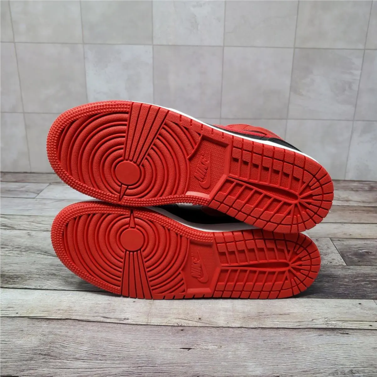 Nike shoes - Air Jordan 1 Mid GS - Red 6