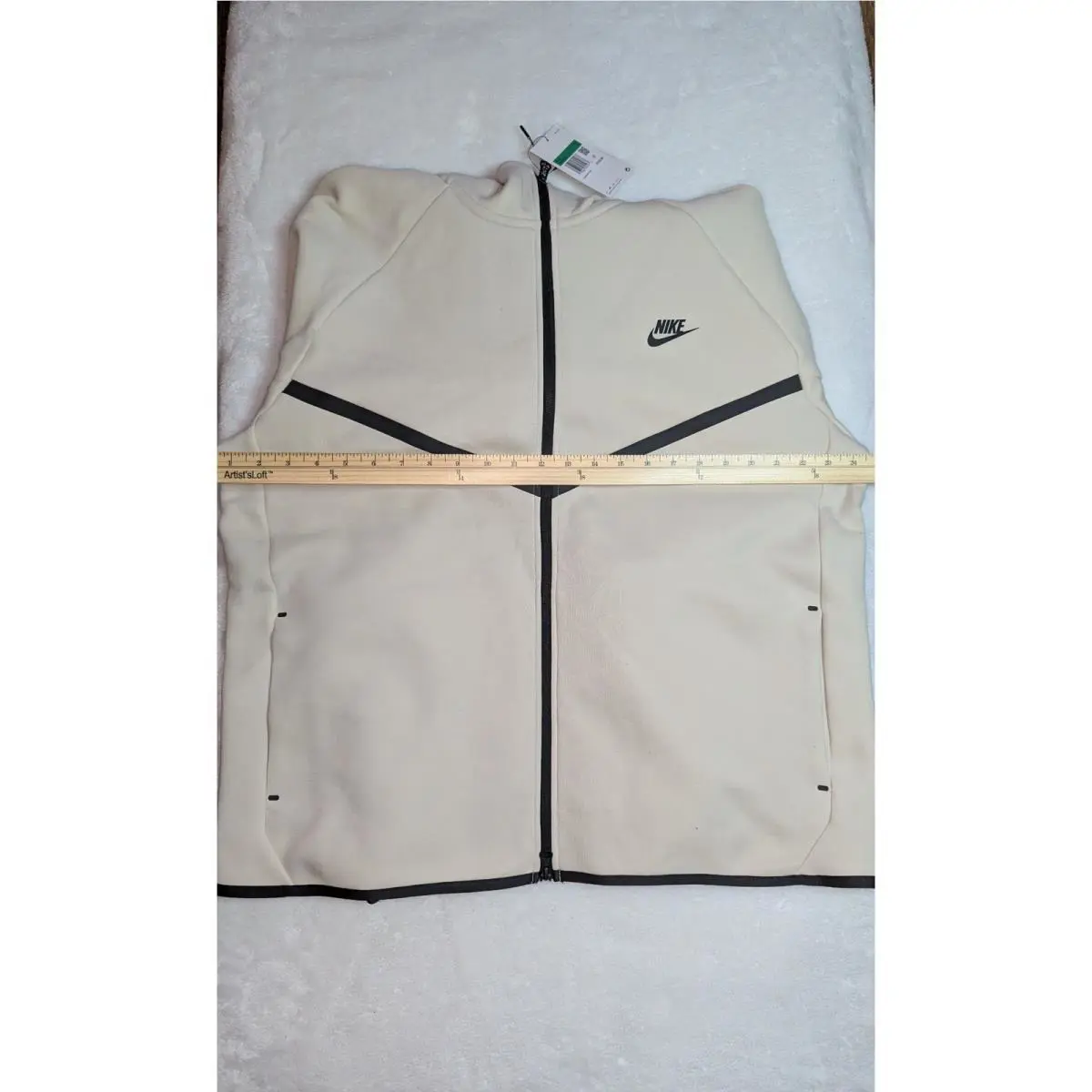 Nike clothing - Ivory (UPC: 197602891478) 7